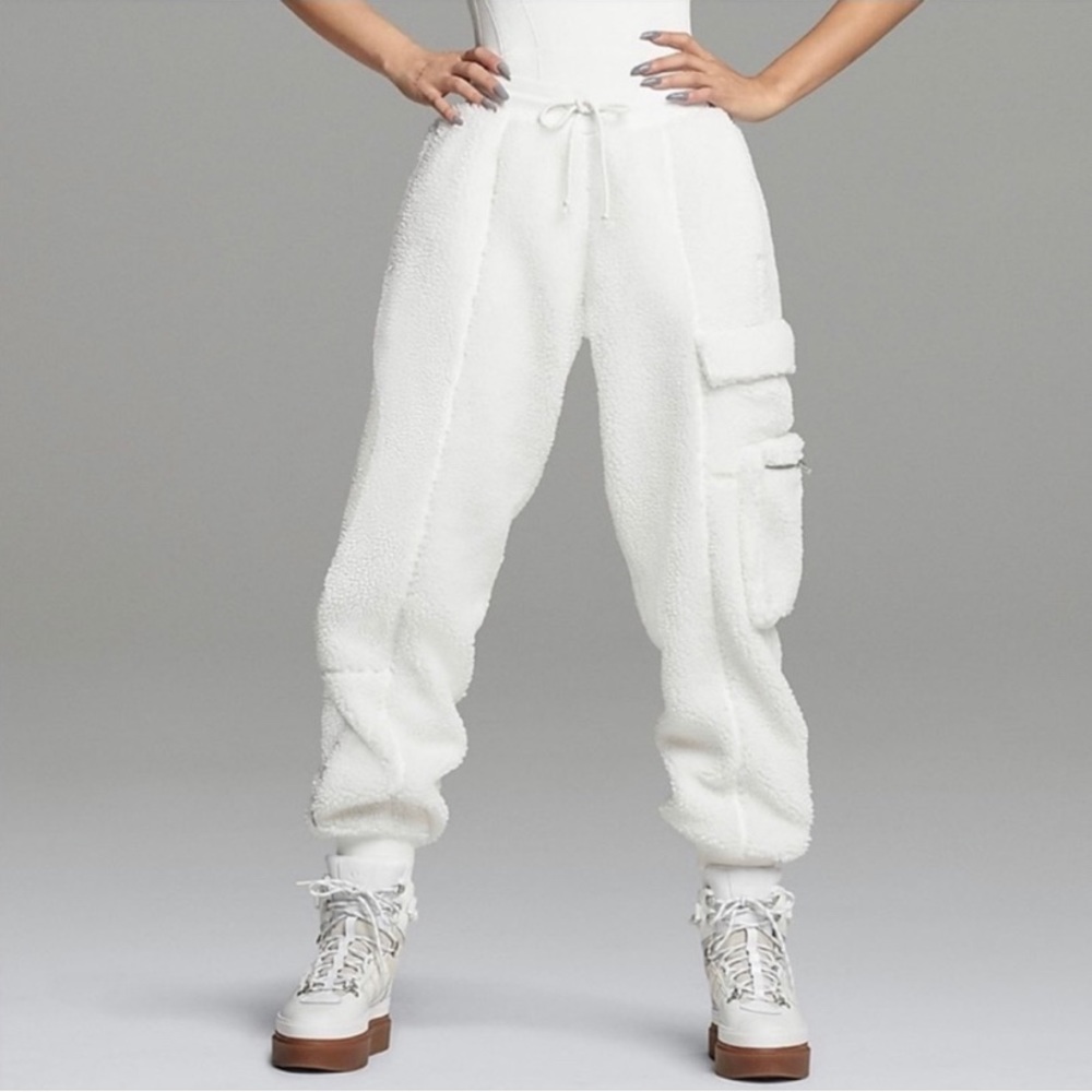 ADIDAS IVY PARK Sherpa pants